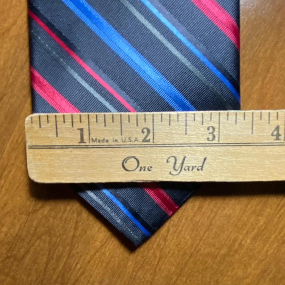 Robert Graham Mens Silk Tie Blue Pink Striped Knowledge Wisdom Truth Made in USA